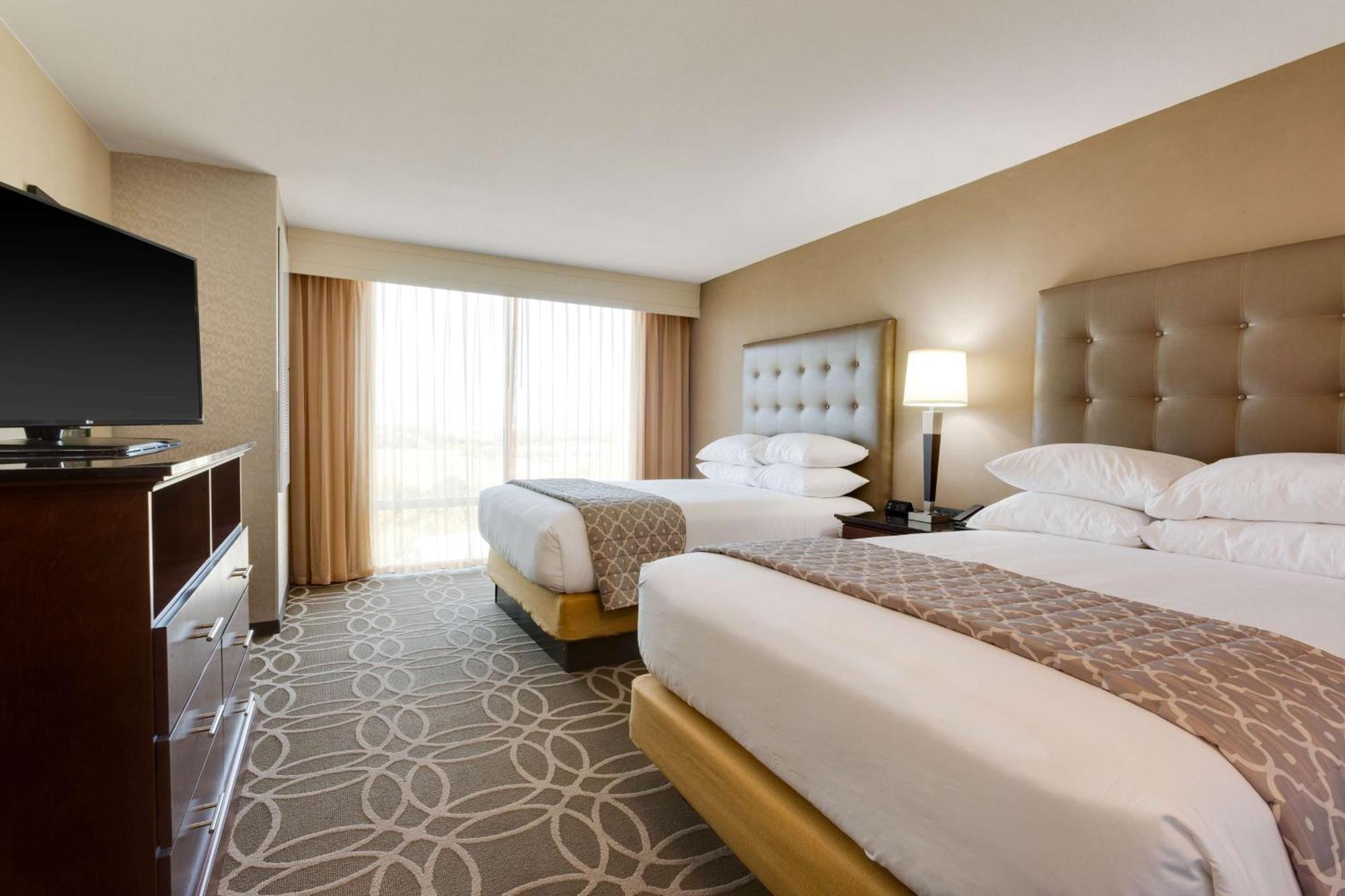 Drury Inn & Suites Dallas フリスコ エクステリア 写真