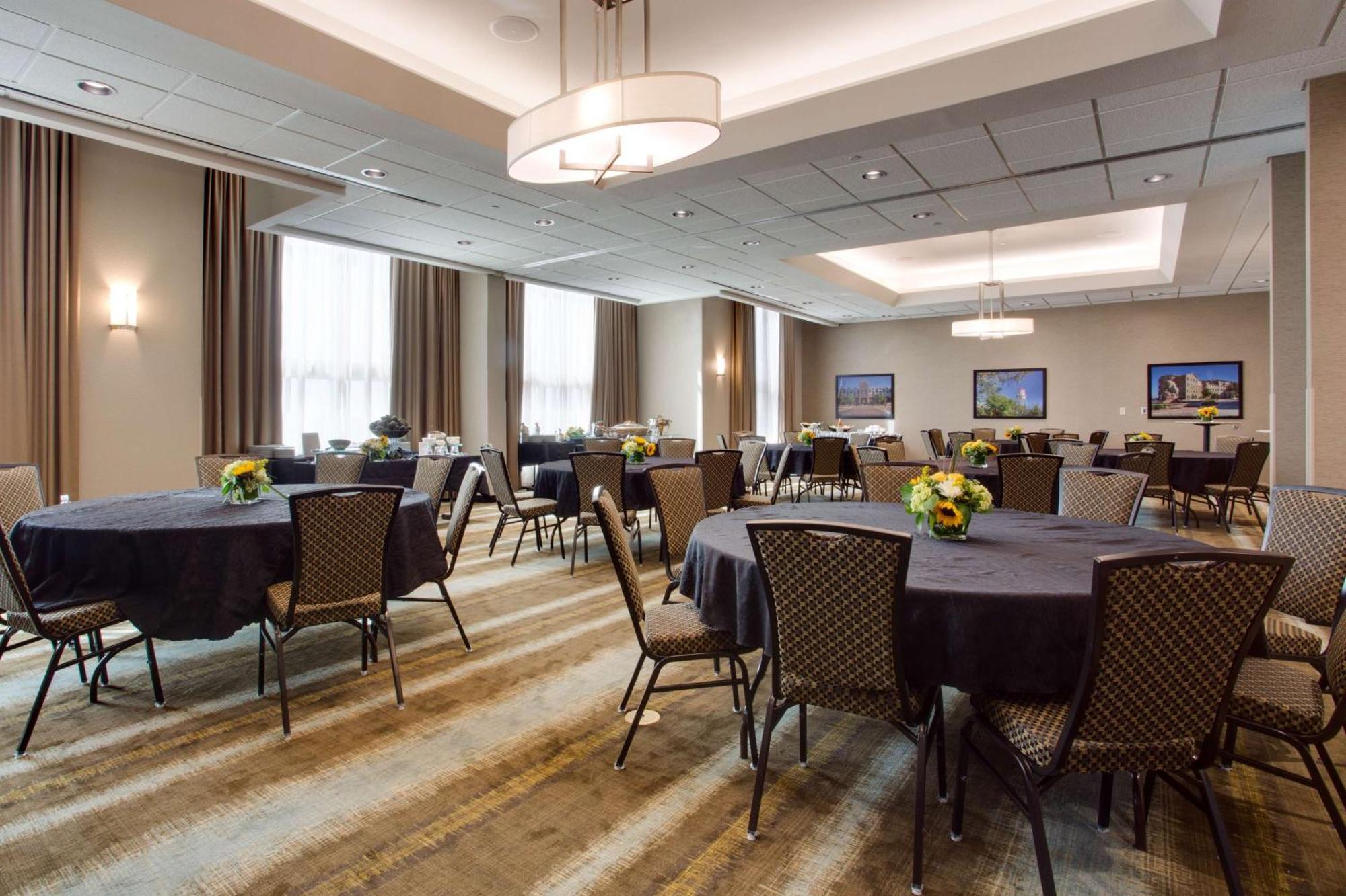 Drury Inn & Suites Dallas フリスコ エクステリア 写真